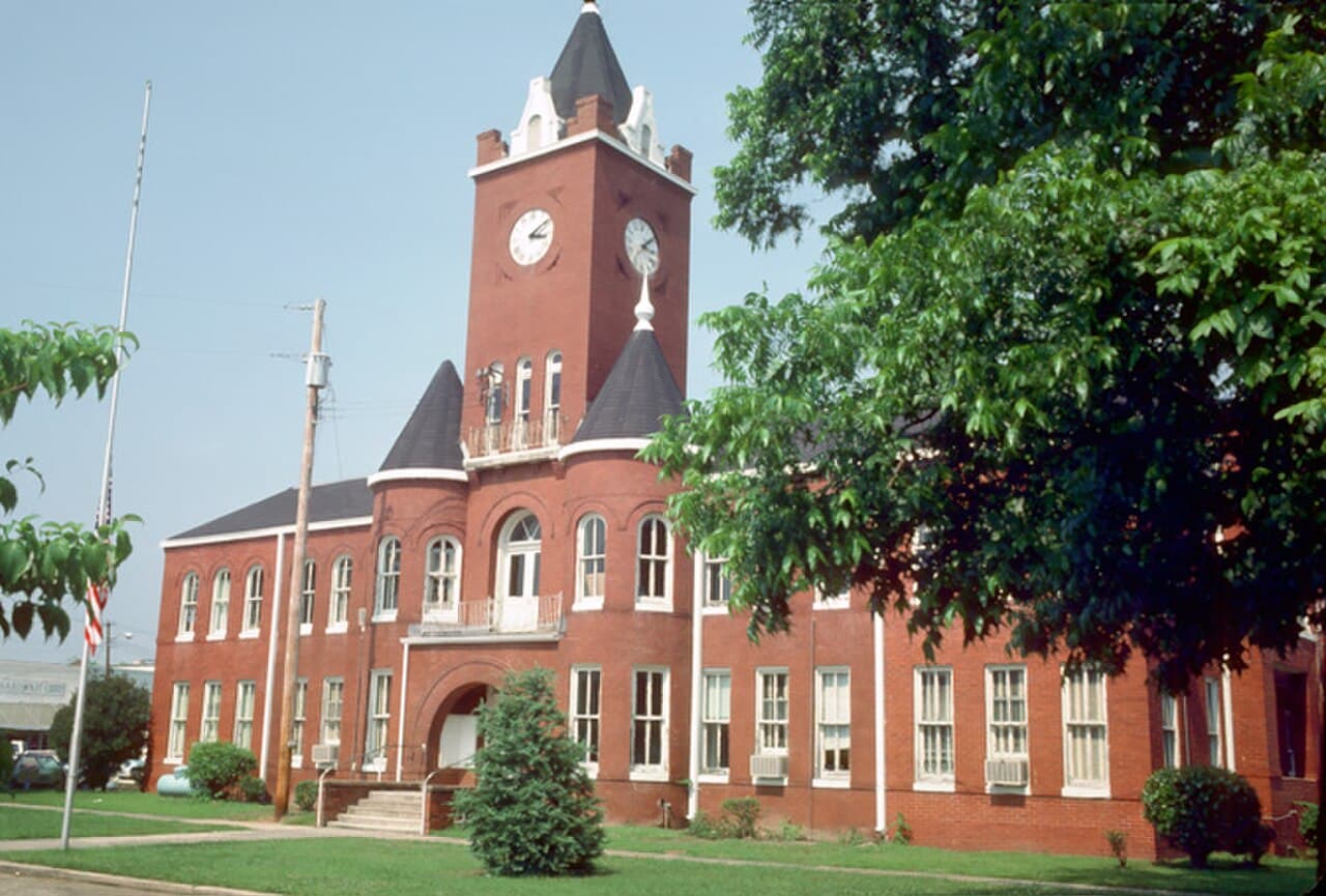 Coffee County (Alabama) — photo from Wikimedia via Wikipedia