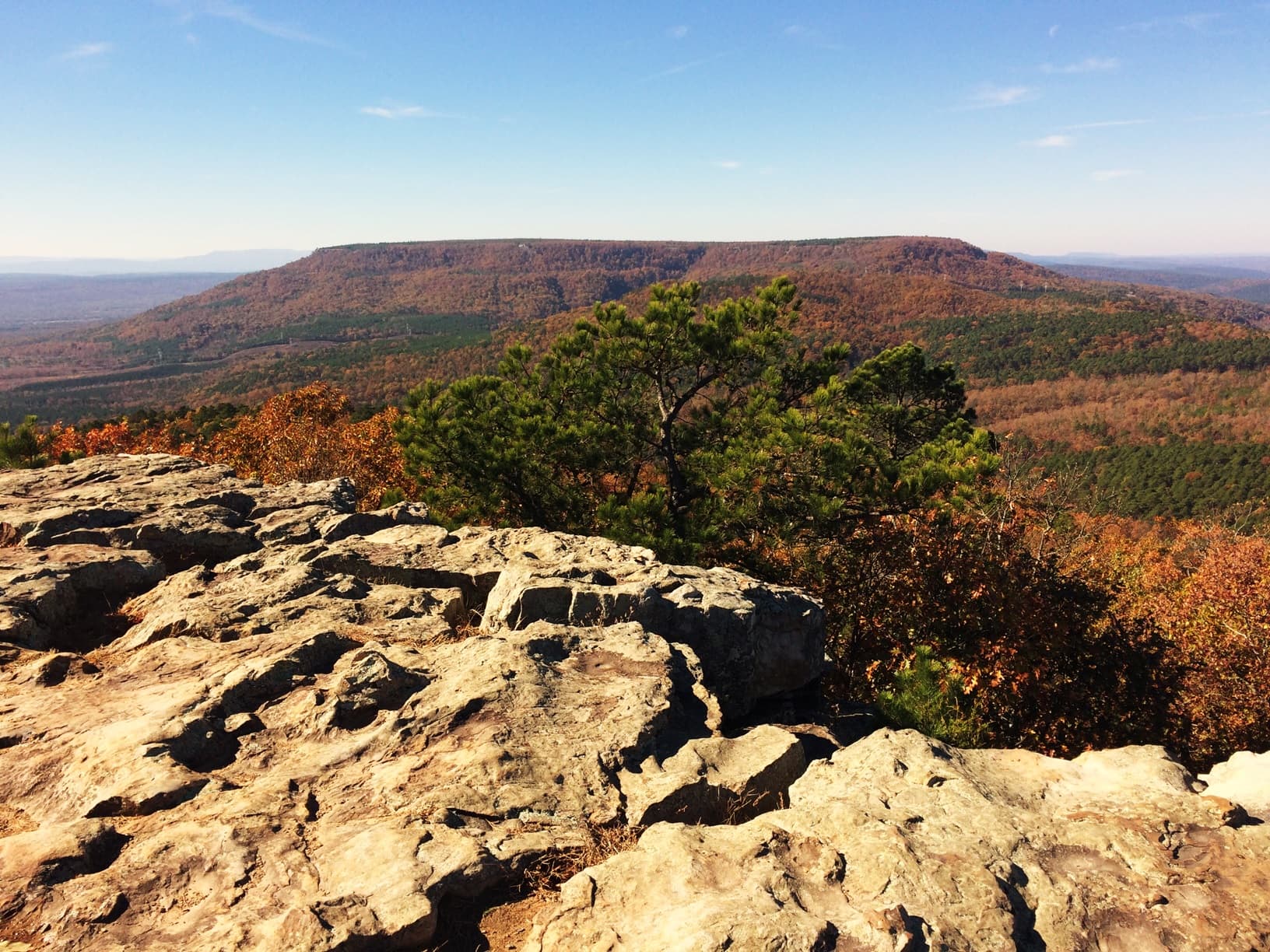 01 Mount Nebo — Yell County, Arkansas (Wikimedia Commons photo)