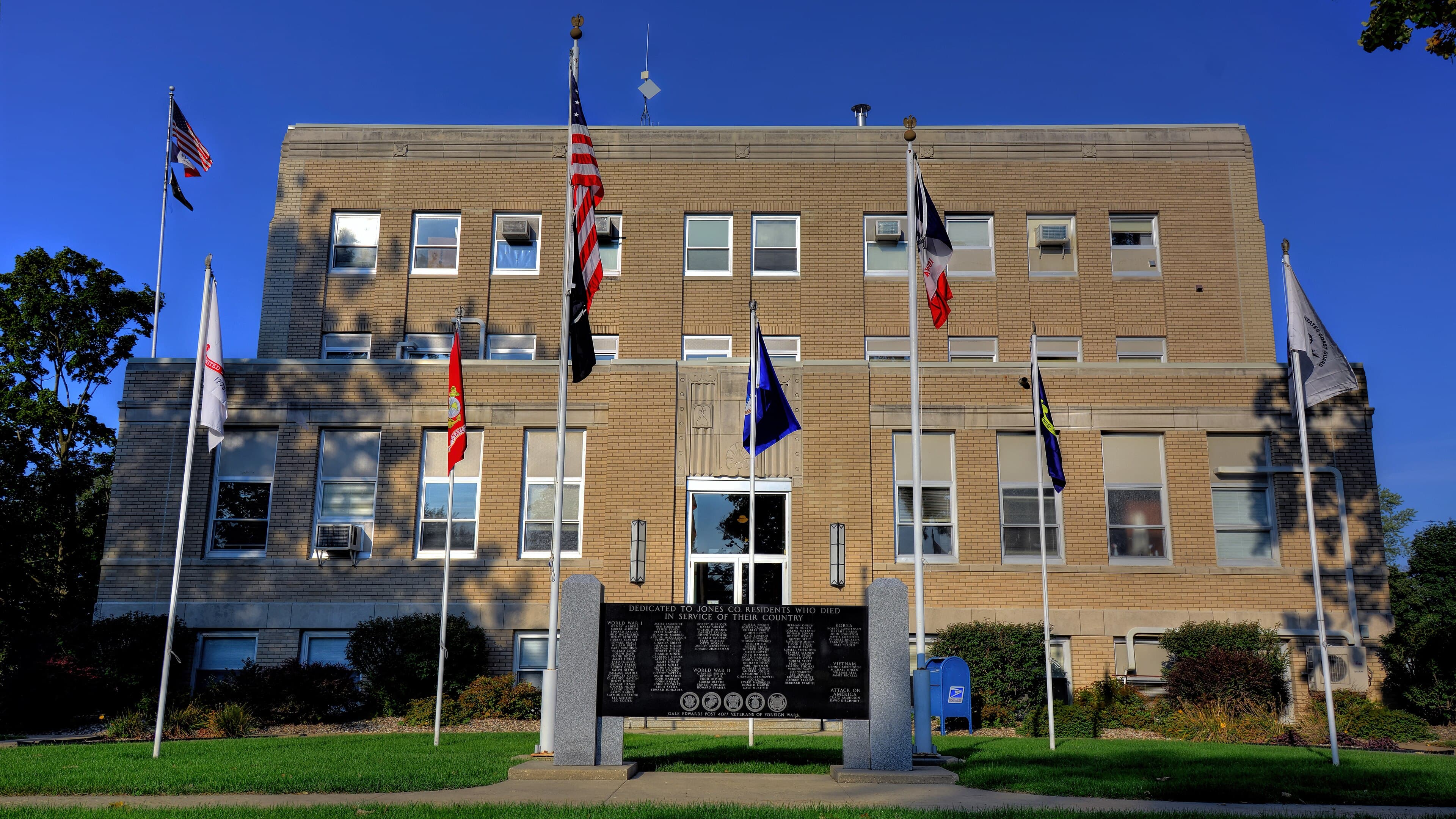 Jones County (Iowa) — photo from Wikimedia via Wikipedia