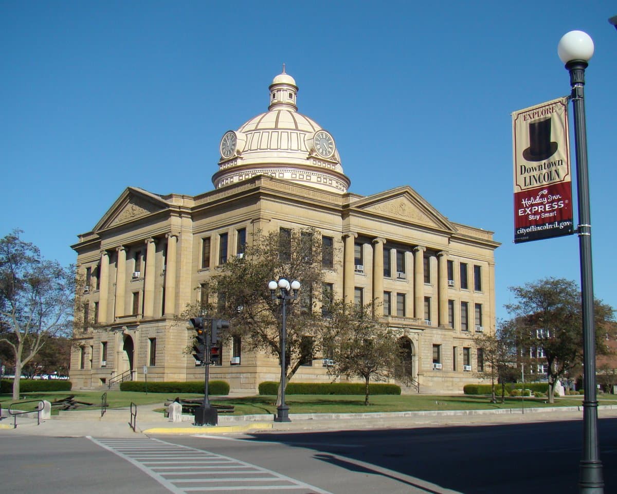 Logan County (Illinois) — photo from Wikimedia via Wikipedia