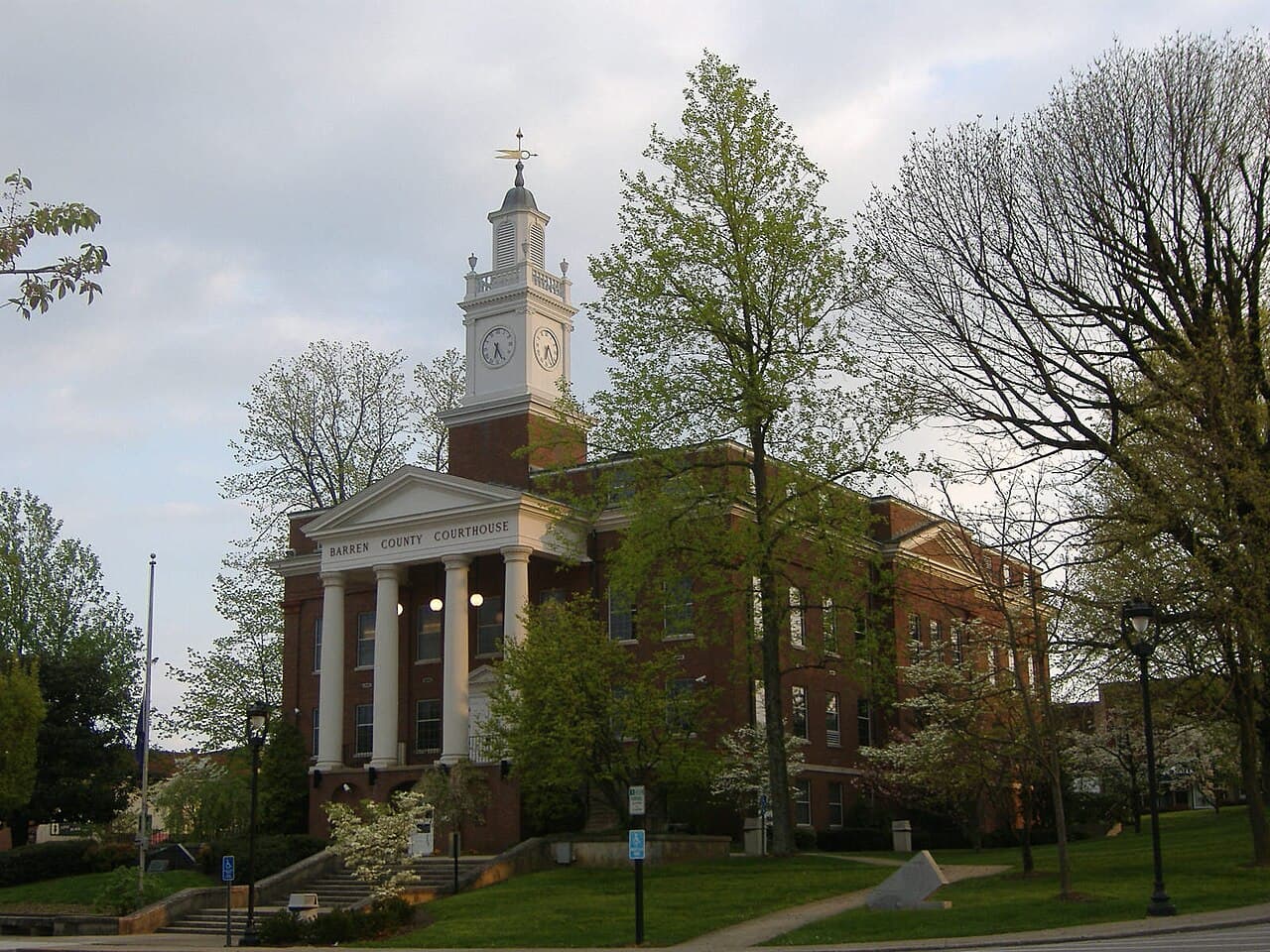 Barren County (Kentucky) — photo from Wikimedia via Wikipedia