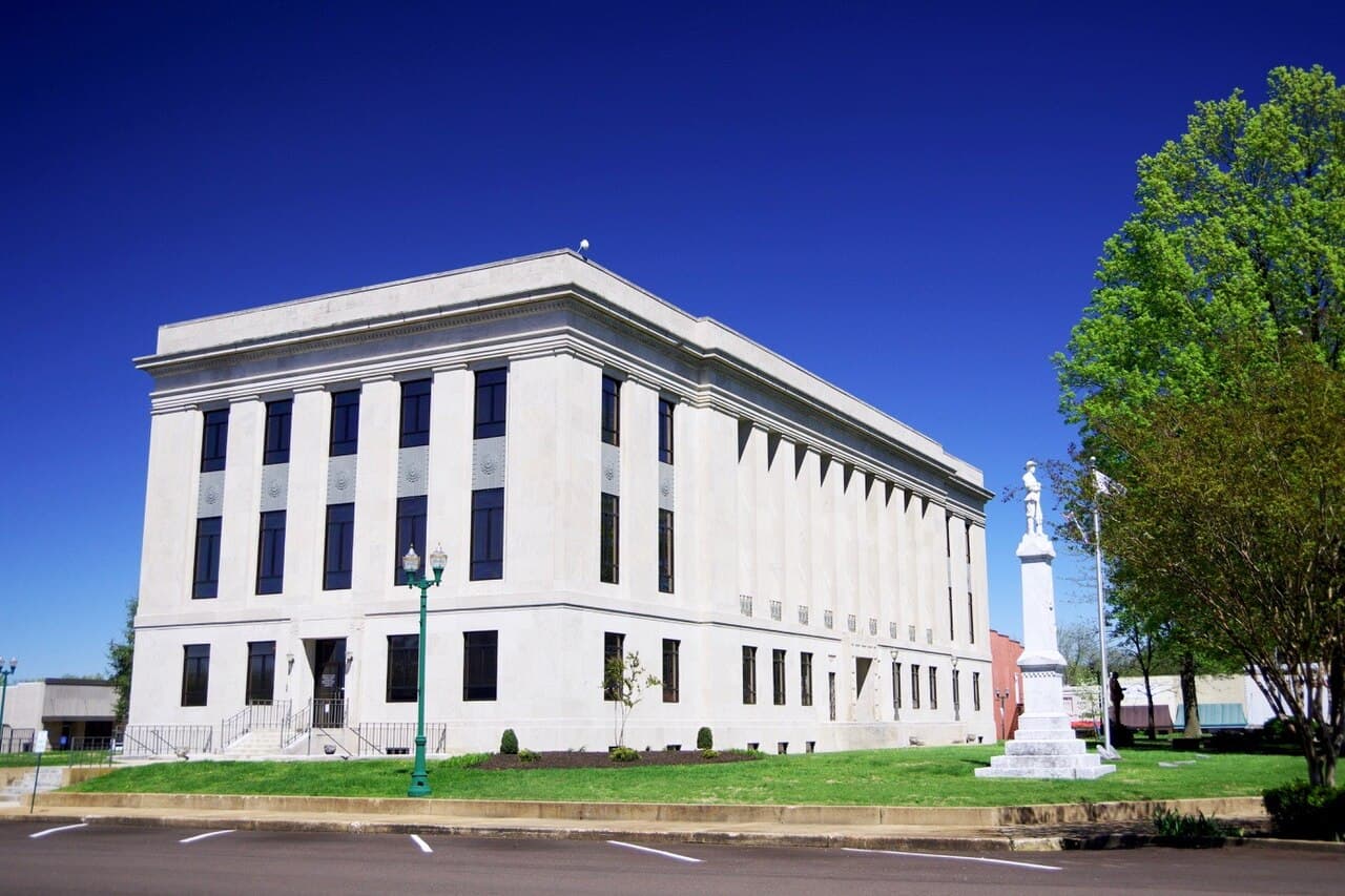 Weakley County (Tennessee) — photo from Wikimedia via Wikipedia