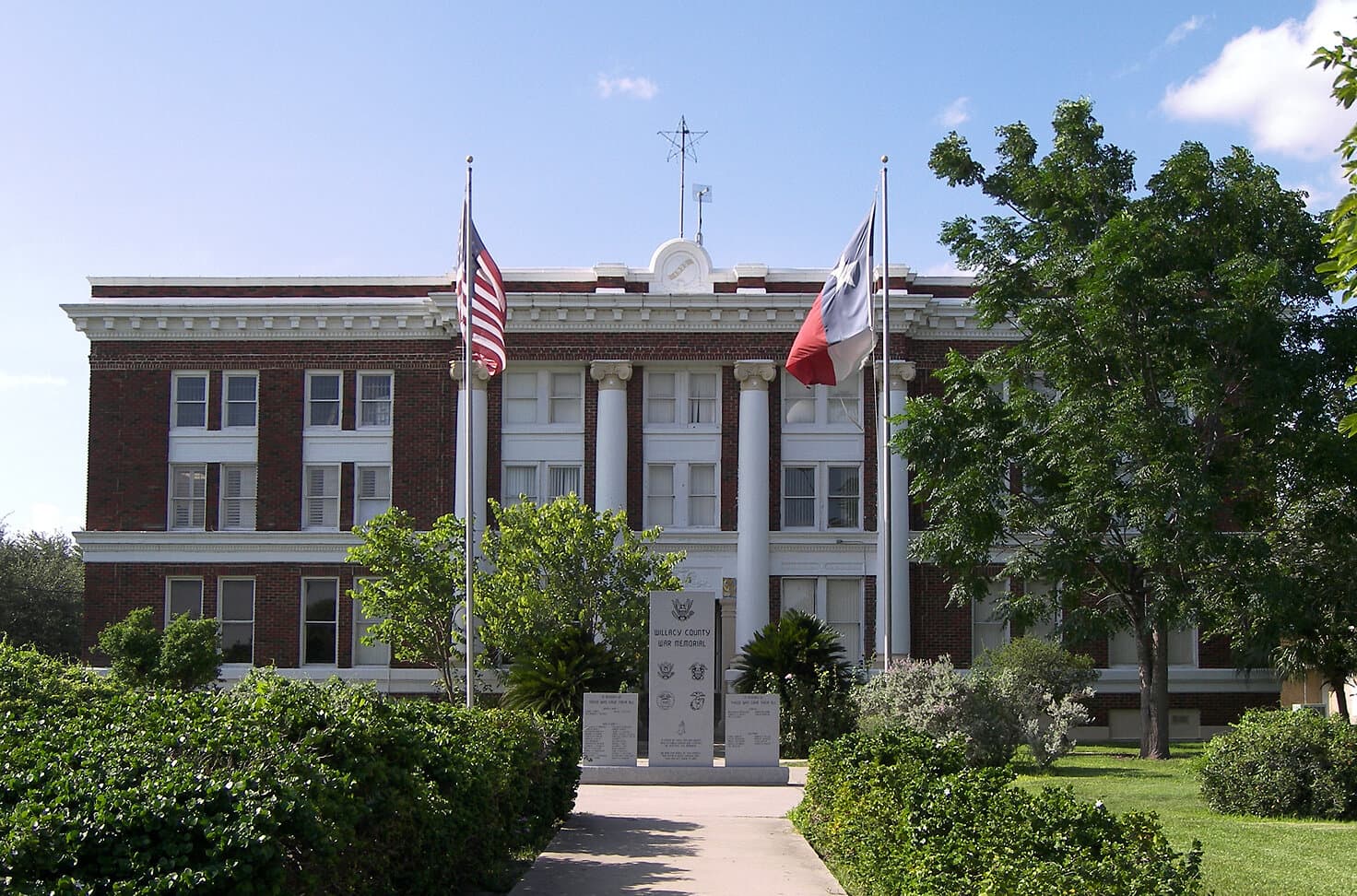 Willacy courthouse — Willacy County, Texas (Wikimedia Commons photo)