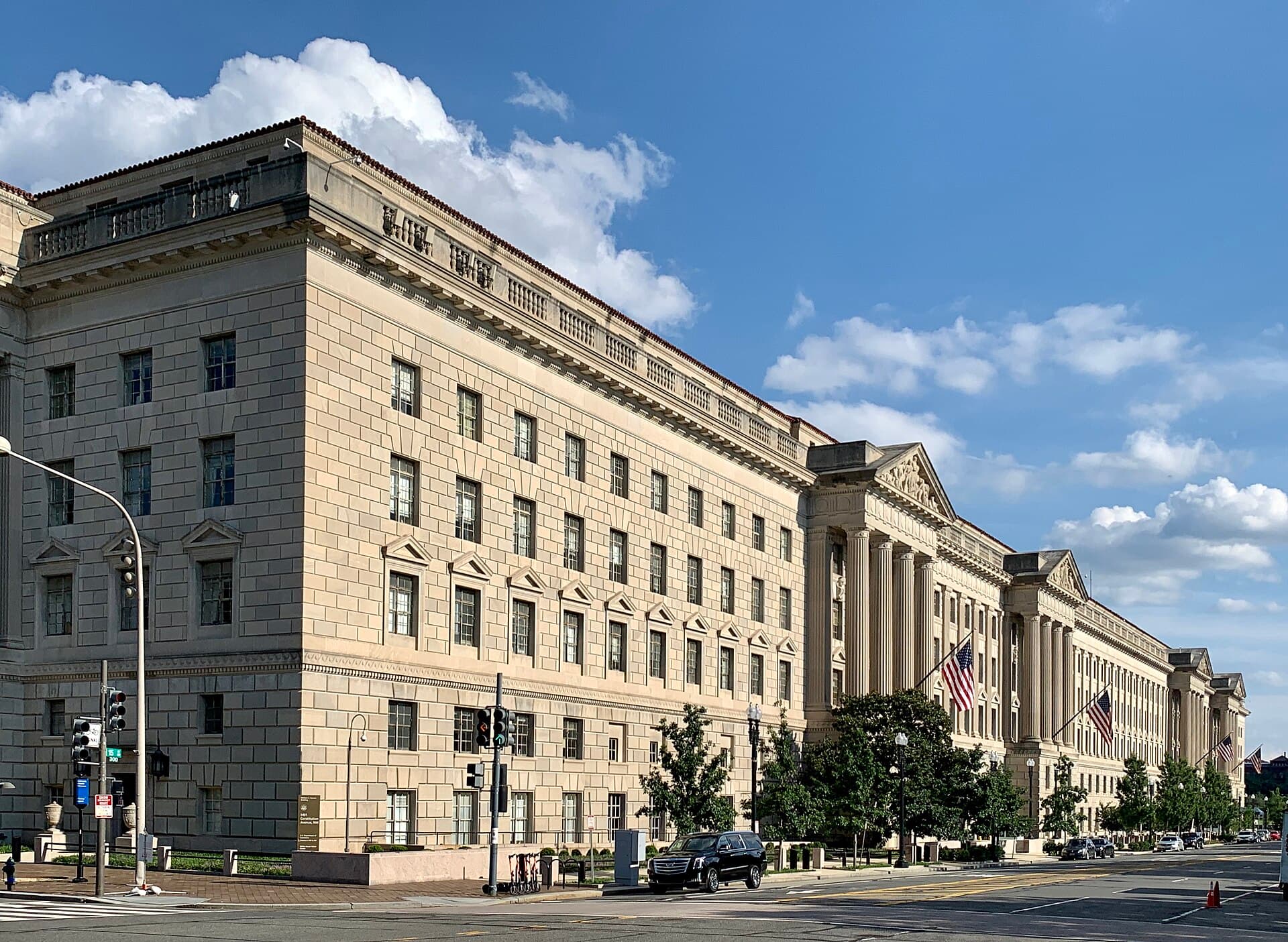Herbert C. Hoover Building, U.S. Department of Commerce (Census Bureau parent) — Wikimedia