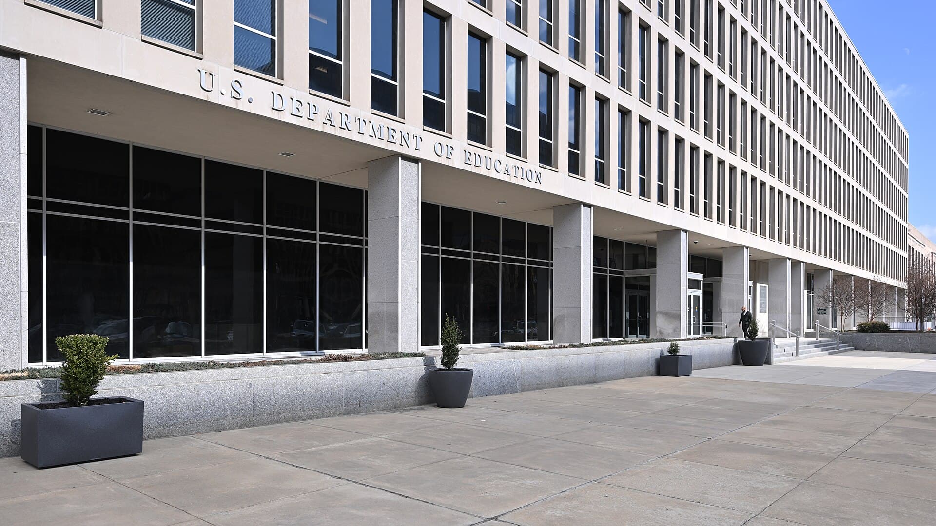 ed public-record photo (Wikimedia)
