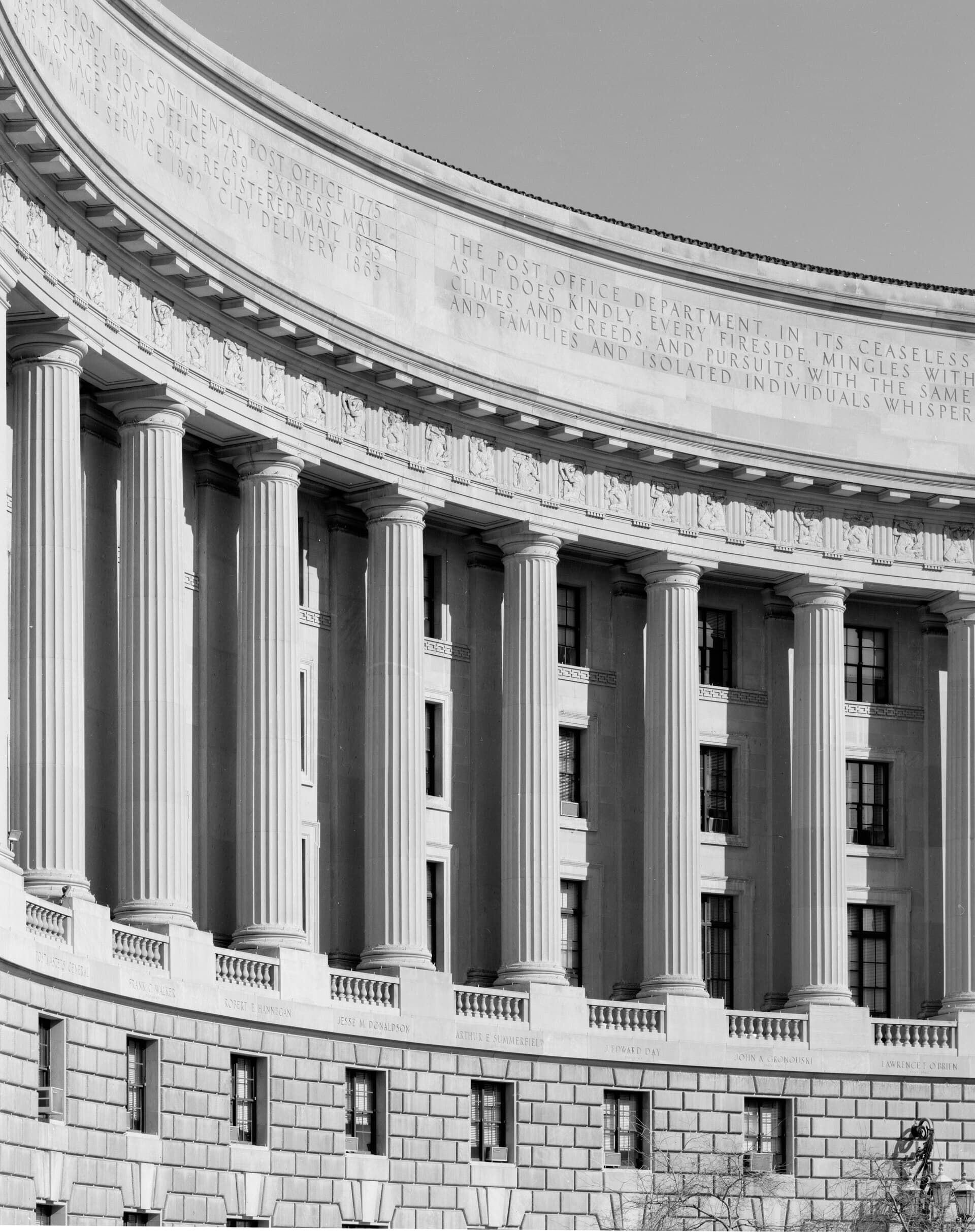 irs public-record photo (Wikimedia)