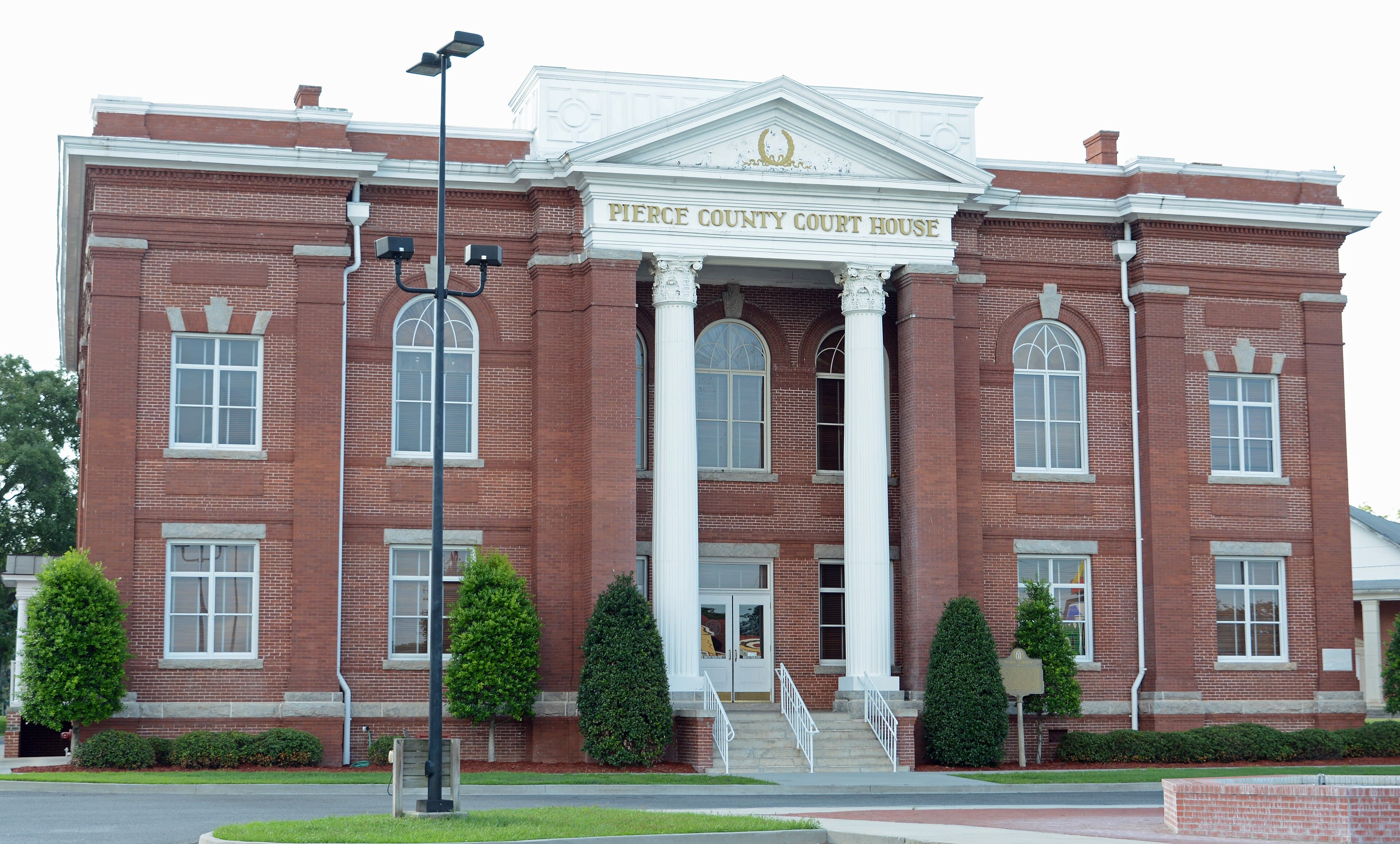 Pierce County (Georgia) — photo from Wikimedia via Wikipedia