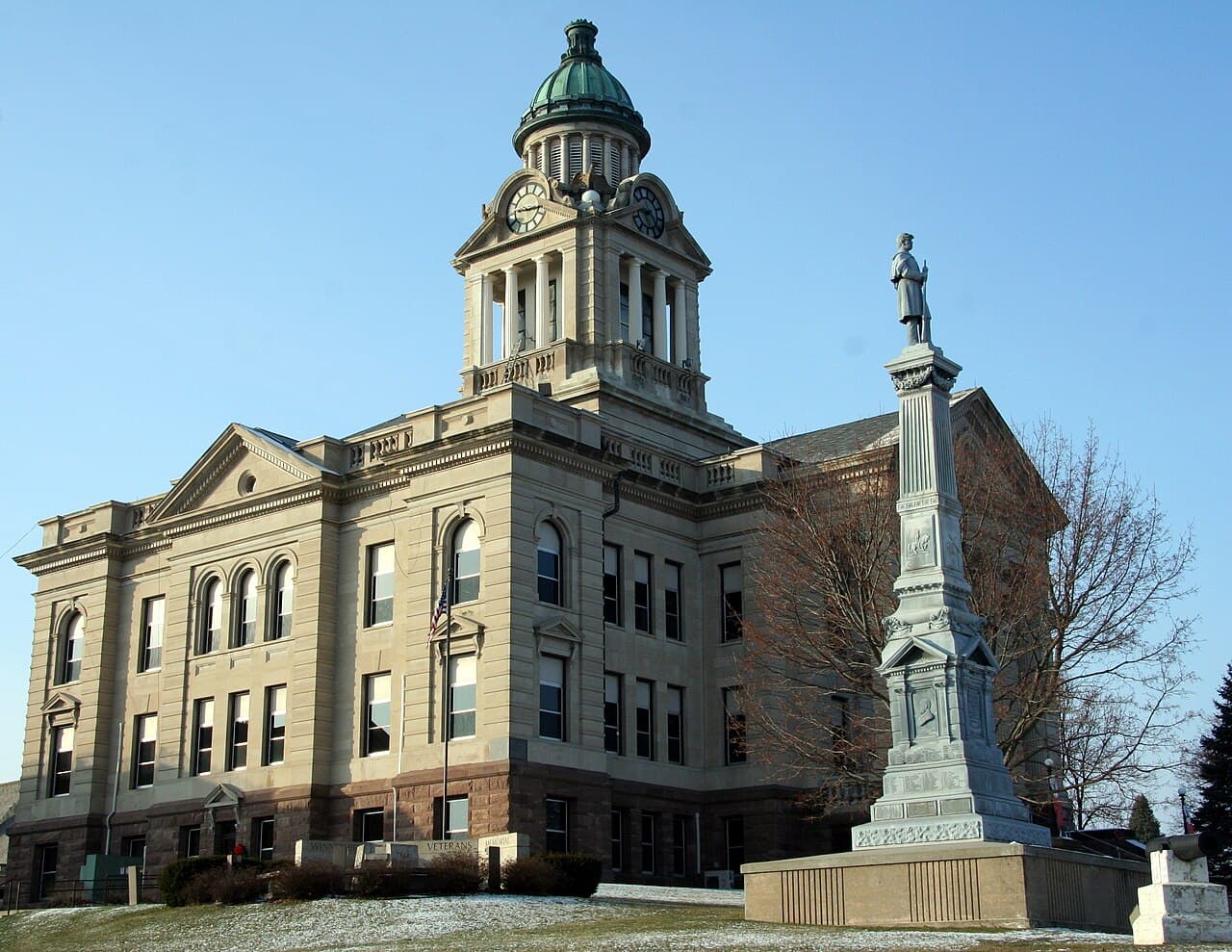 WinneshiekCourthouse — Winneshiek County, Iowa (Wikimedia Commons photo)