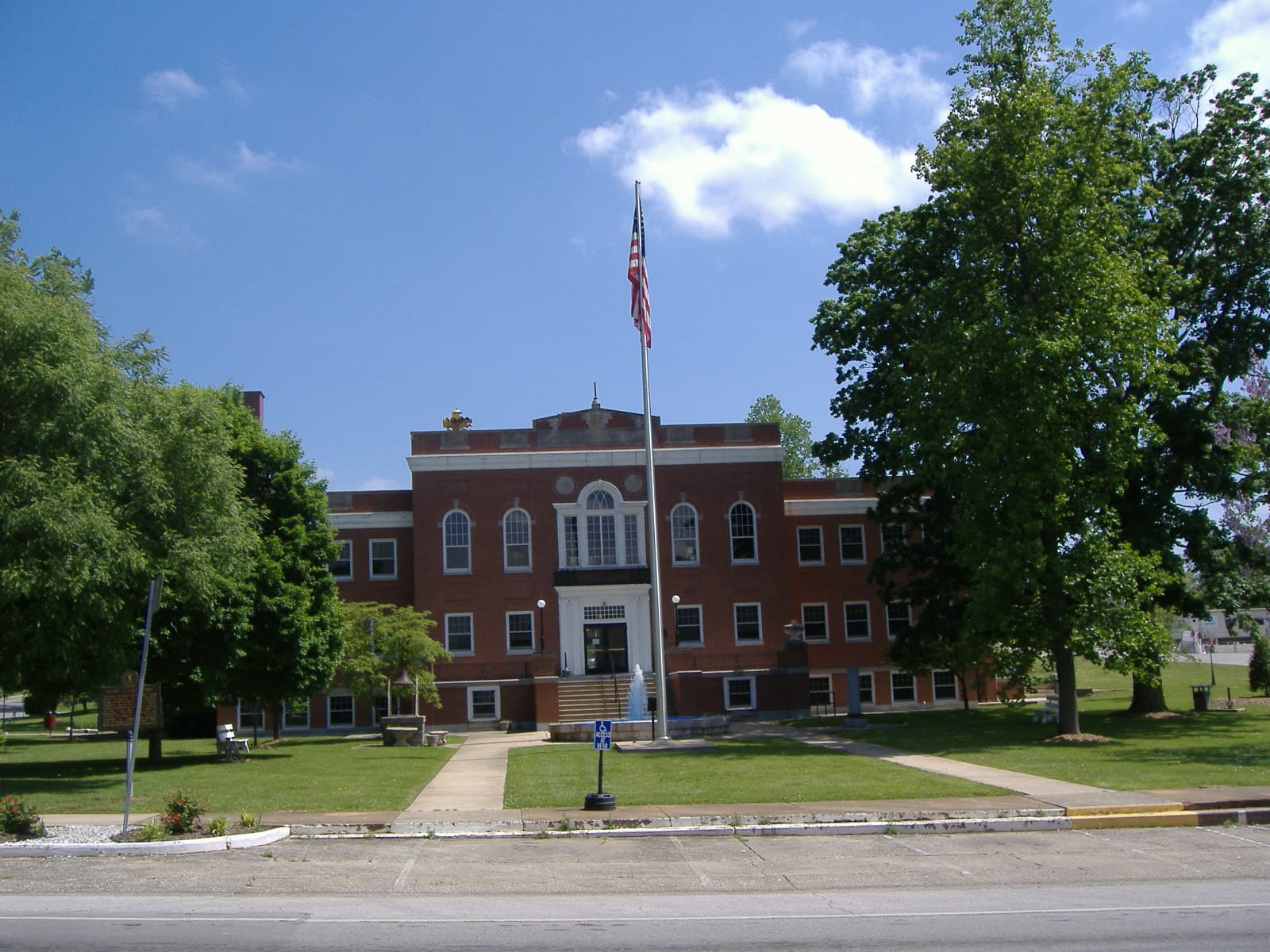 Hart County (Kentucky) — photo from Wikimedia via Wikipedia