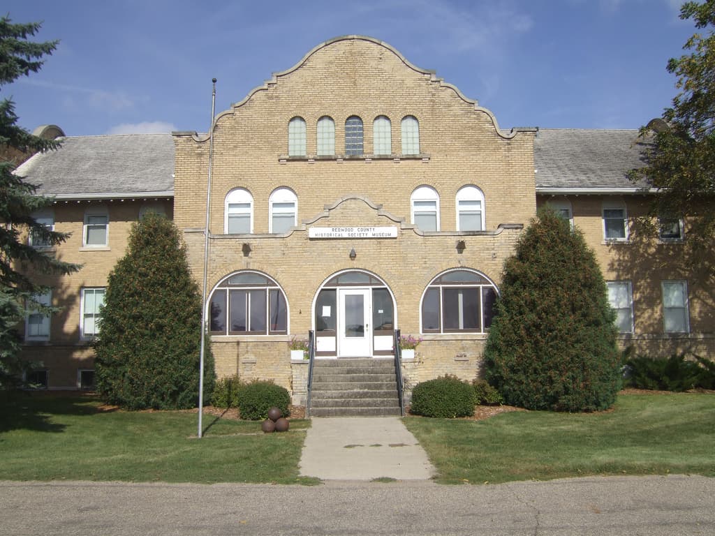 Redwood County (Minnesota) — photo from Wikimedia via Wikipedia