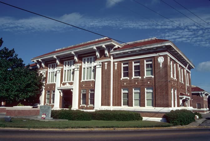Walthall County (Mississippi) — photo from Wikimedia via Wikipedia
