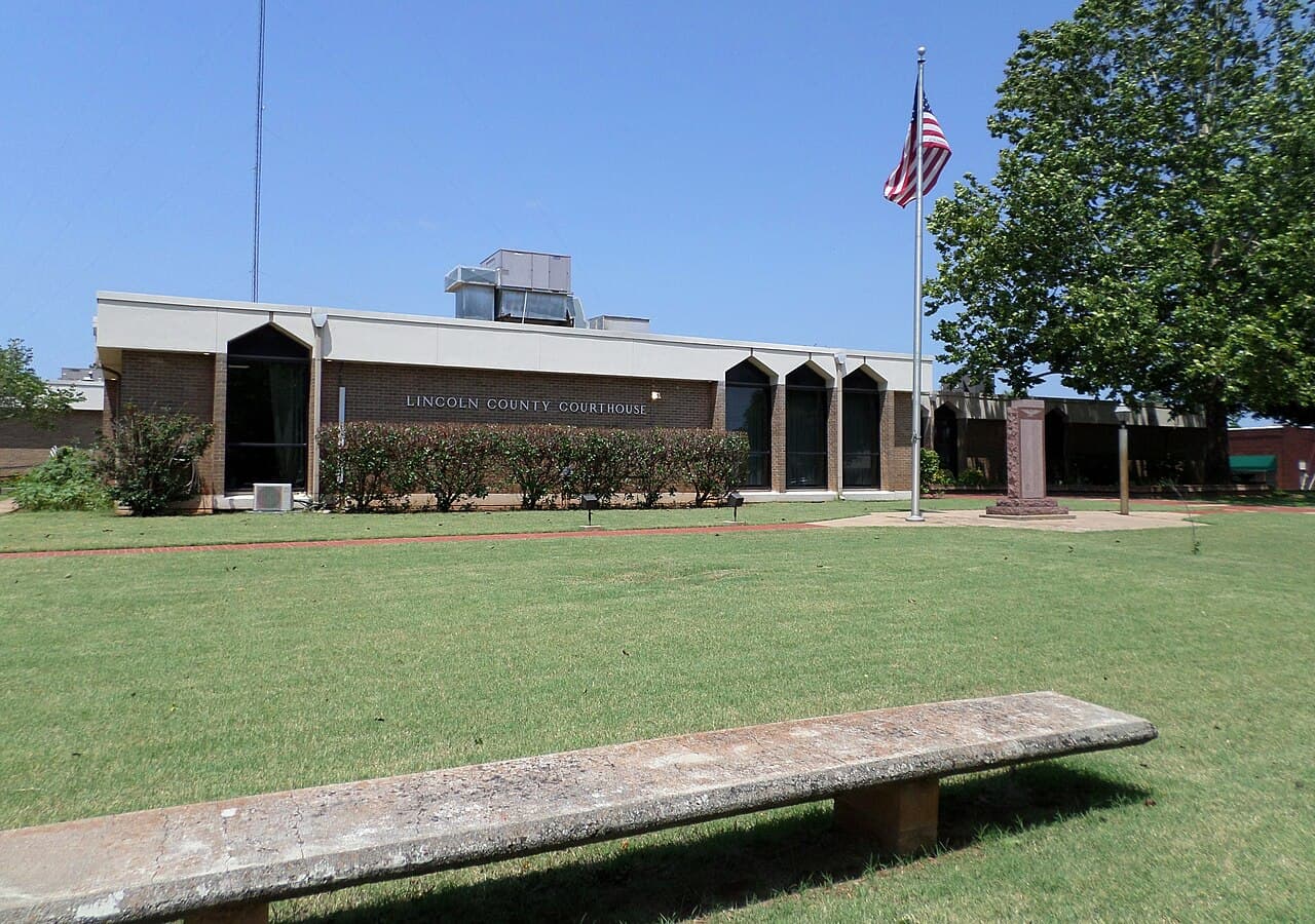 Lincoln County (Oklahoma) — photo from Wikimedia via Wikipedia