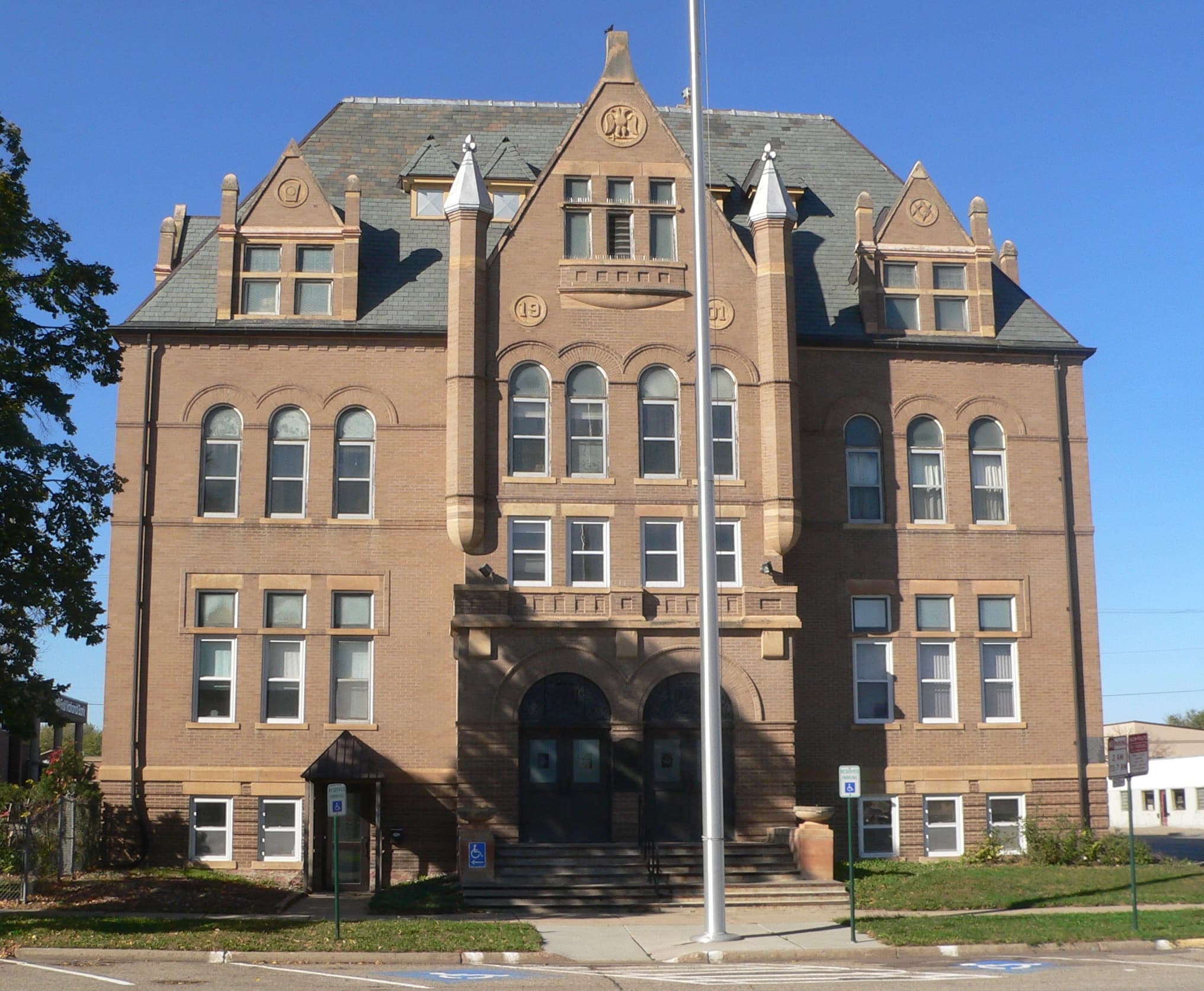 Yankton County (South Dakota) — photo from Wikimedia via Wikipedia