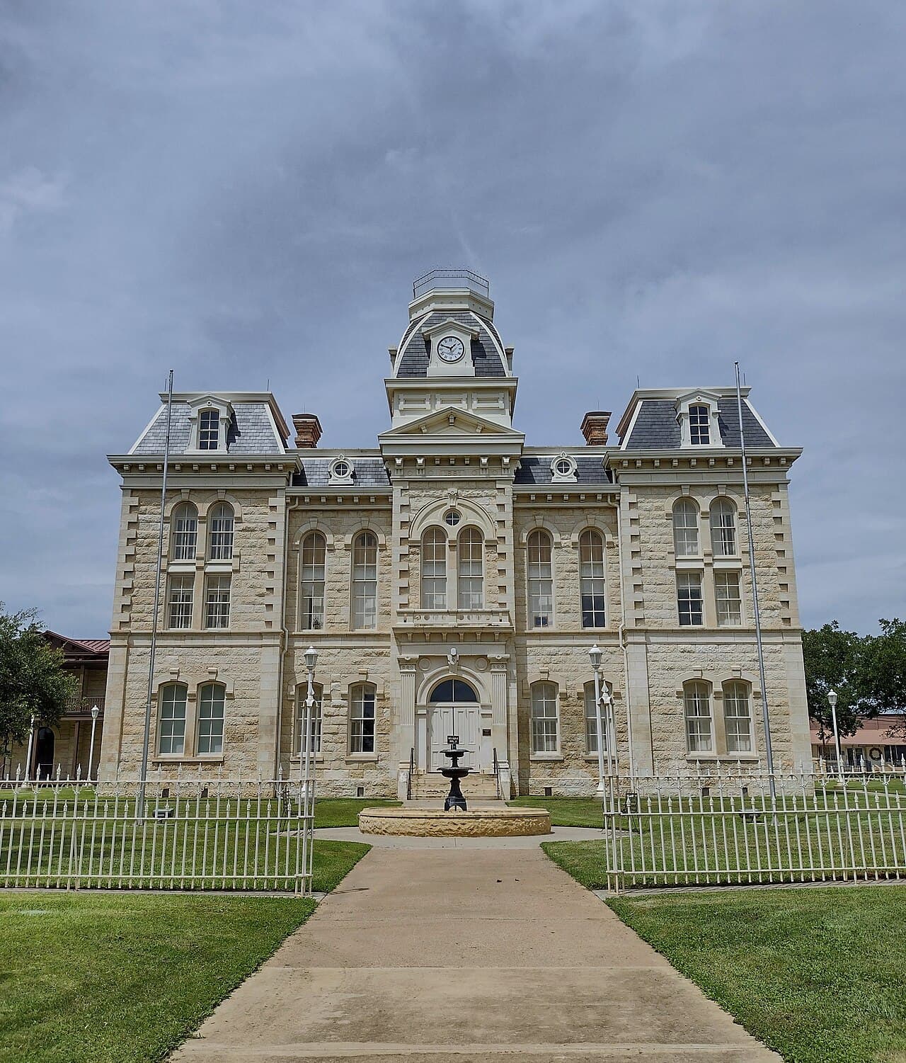 Notice Nearby: Robertson County government, Robertson County government