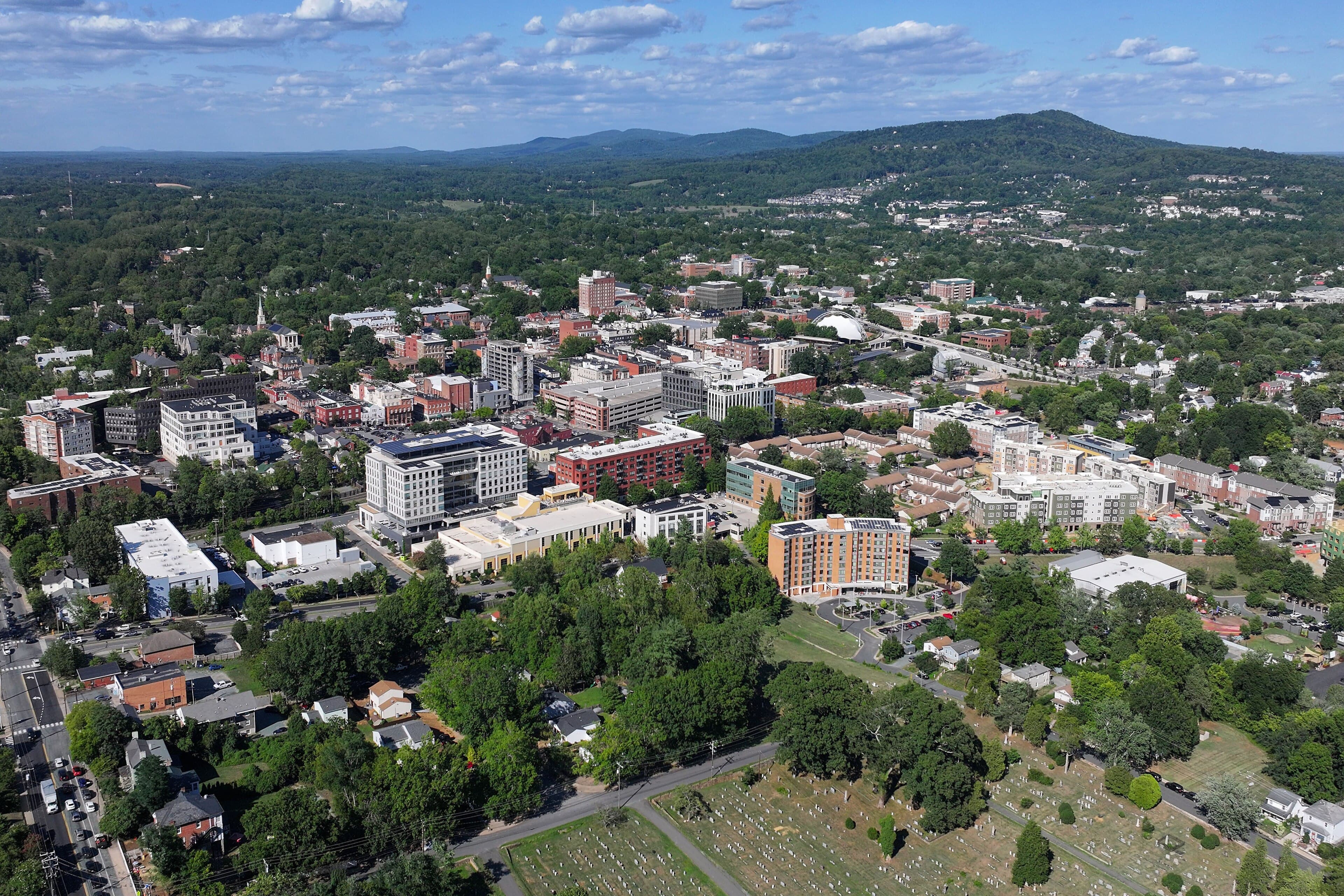 Charlottesville (Virginia) — photo from Wikimedia via Wikipedia