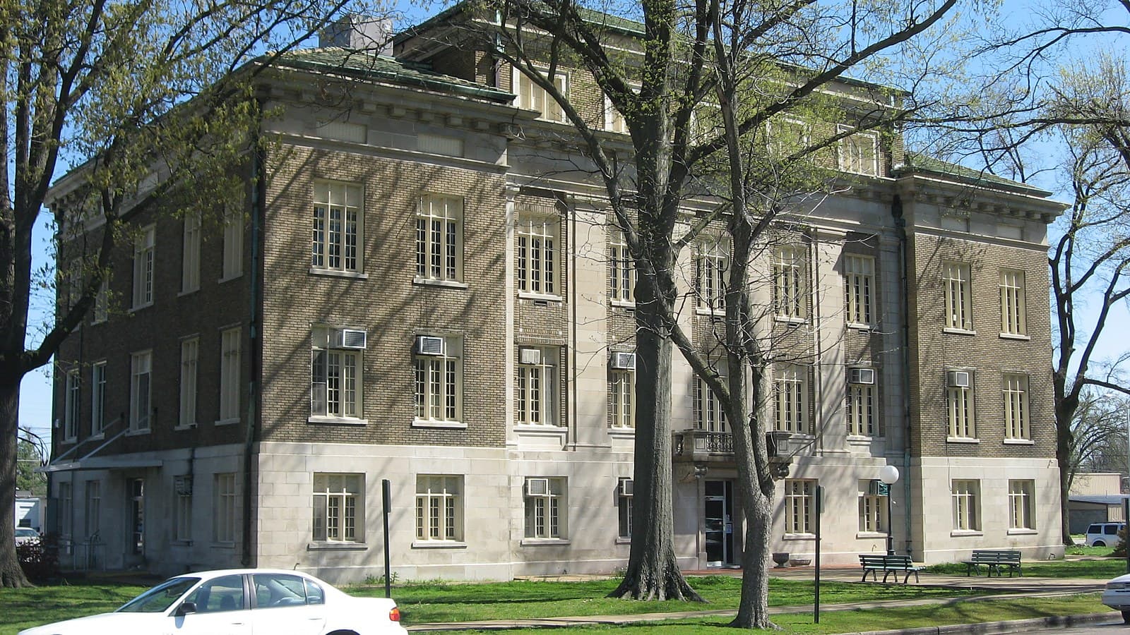 Mississippi County Courthouse in Blytheville, Ark., the sale location. Photo: Nyttend, public domain, via Wikimedia Commons.