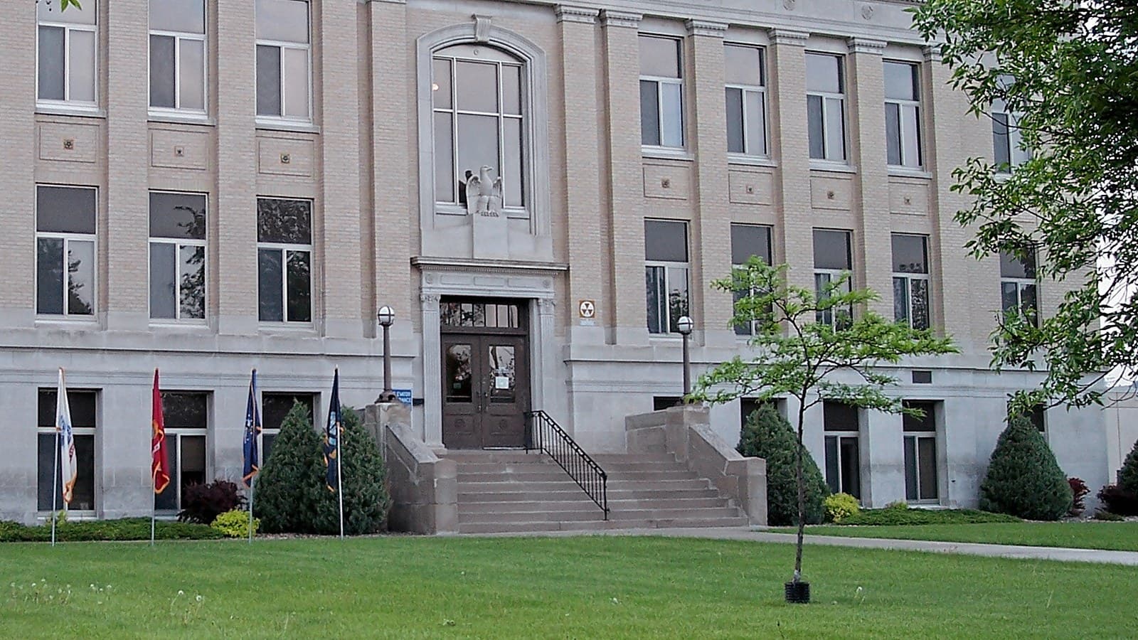Wilkin County Courthouse in Breckenridge, Minn.; the notice sets the sale at the sheriff's office in the Law Enforcement Center. Photo: Tim Kiser, CC BY-SA 2.5, via Wikimedia Commons.