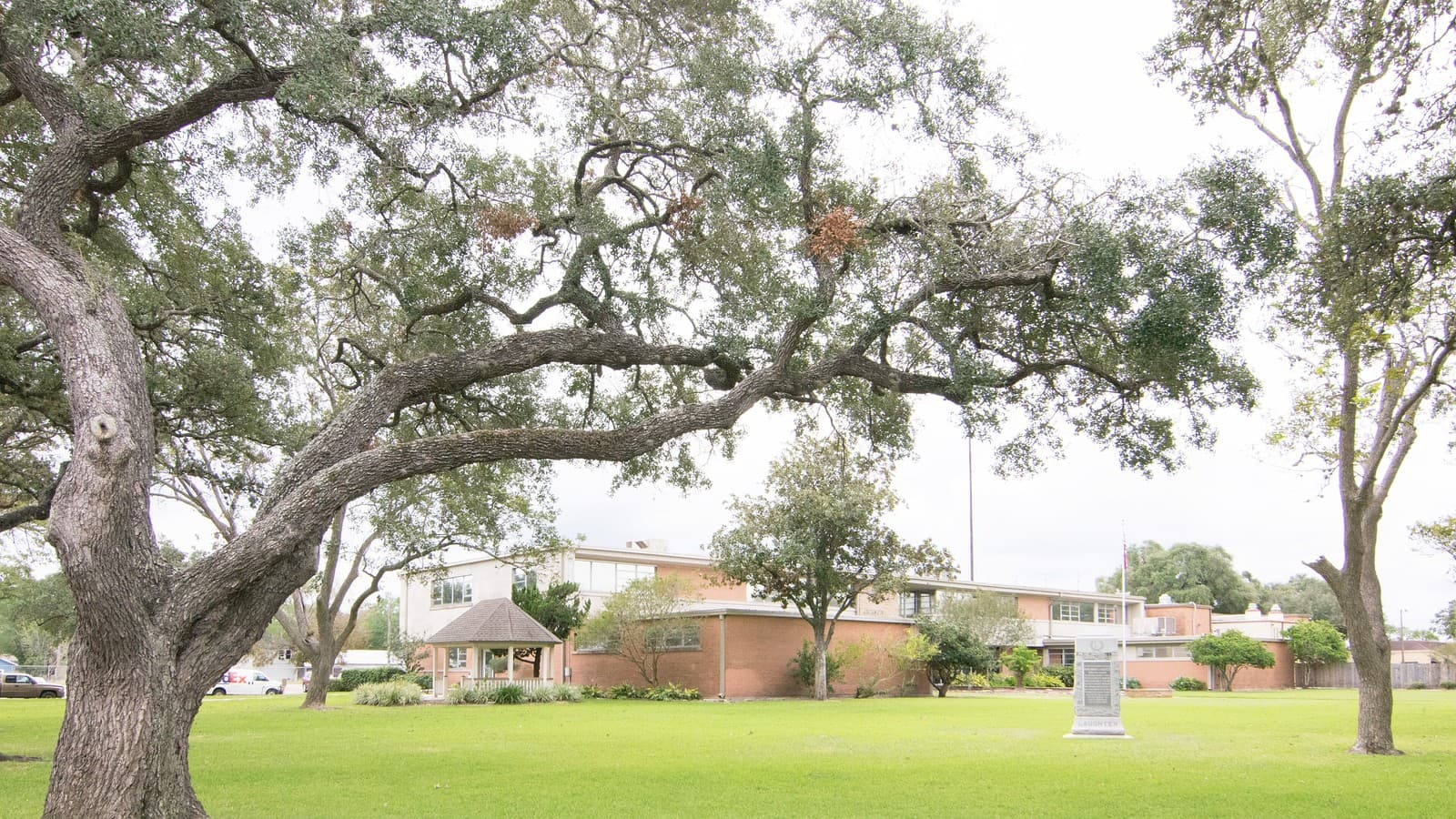 The Jackson County Courthouse grounds in Edna, Texas, in 2017 (file photo).