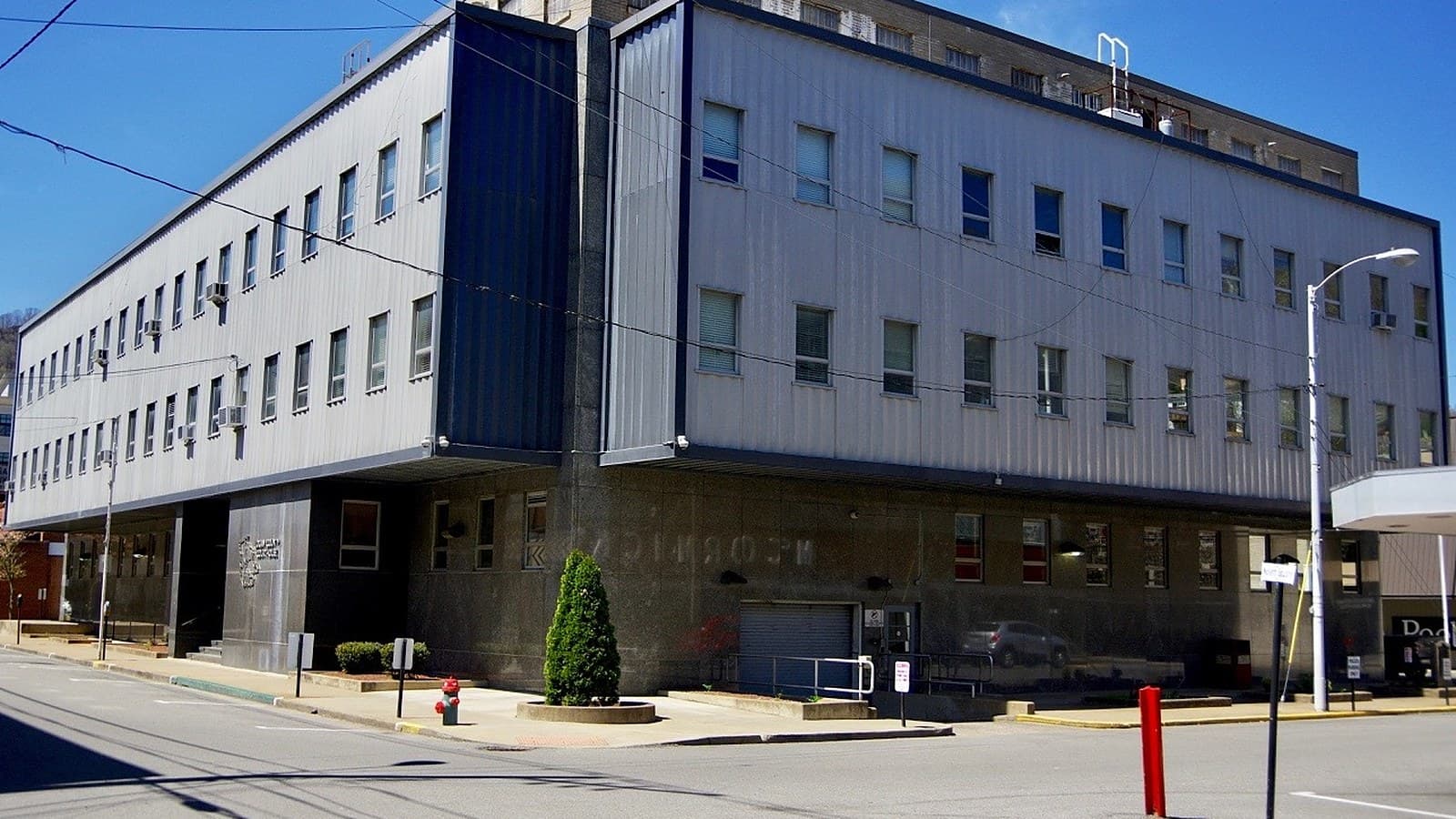 Modern Logan County Courthouse in Logan, W.Va., the sale location. Photo: Brian Stansberry, CC BY 4.0, via Wikimedia Commons.