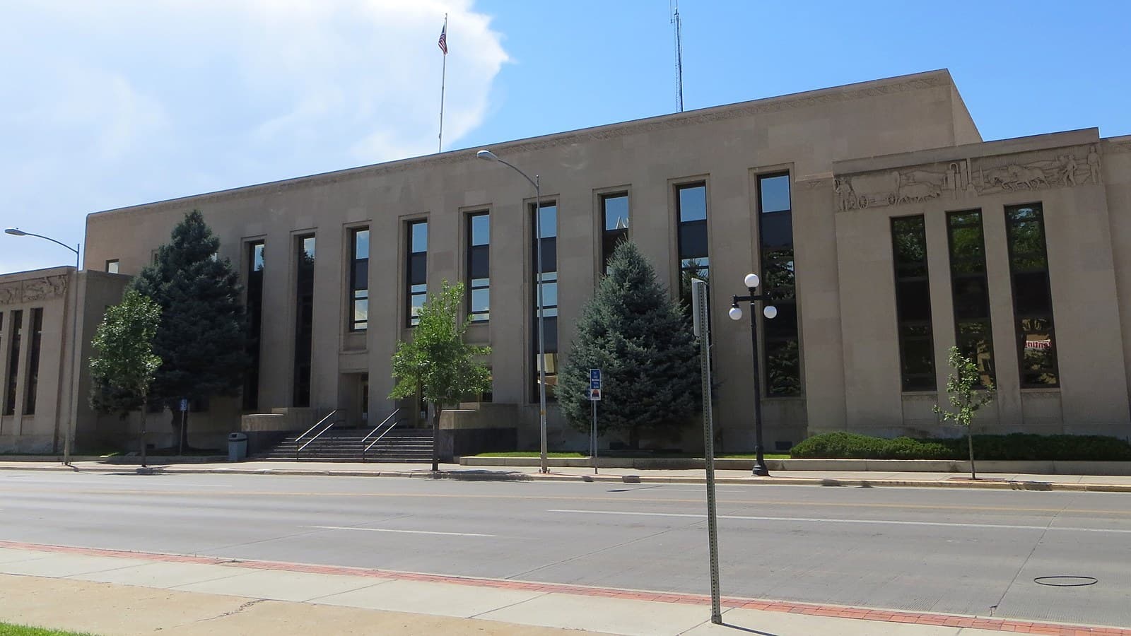 Natrona County Courthouse in Casper, Wyo.; the notice sets the sale at the Townsend Justice Center nearby. Photo: Chevsapher, CC0, via Wikimedia Commons.