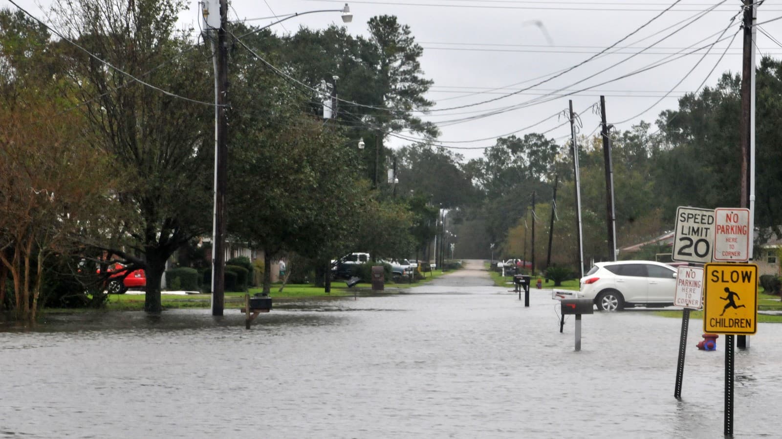 A flooded street in Gretna, Louisiana after Hurricane Isaac, August 30, 2012 (file photo, not Isaias). Photo: Patsy Lynch via Wikimedia Commons (Public domain).