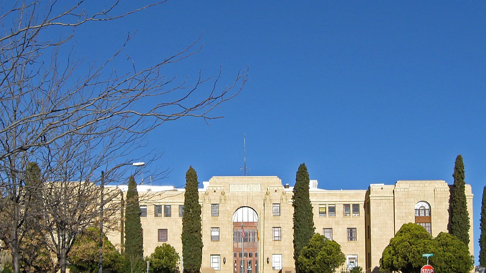 Grant County Courthouse, 206 North Cooper Street, Silver City, New Mexico. Illustrative file photo; the hearing was set at the Administration Complex. Photo: AllenS, public domain, via Wikimedia Commons.