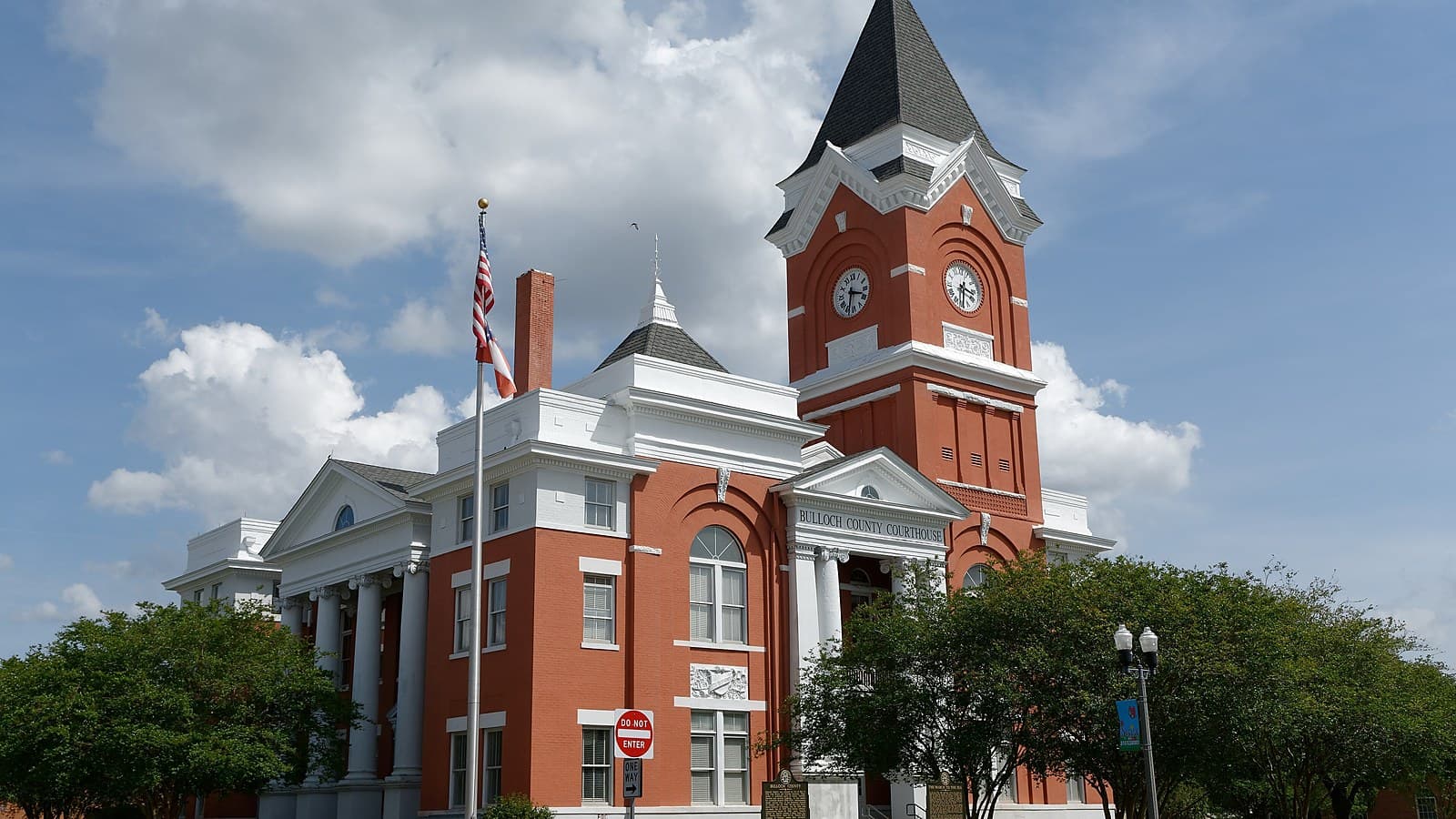Bulloch County Courthouse in Statesboro, Ga., the sale location. Photo: Bubba73, CC BY-SA 3.0, via Wikimedia Commons.