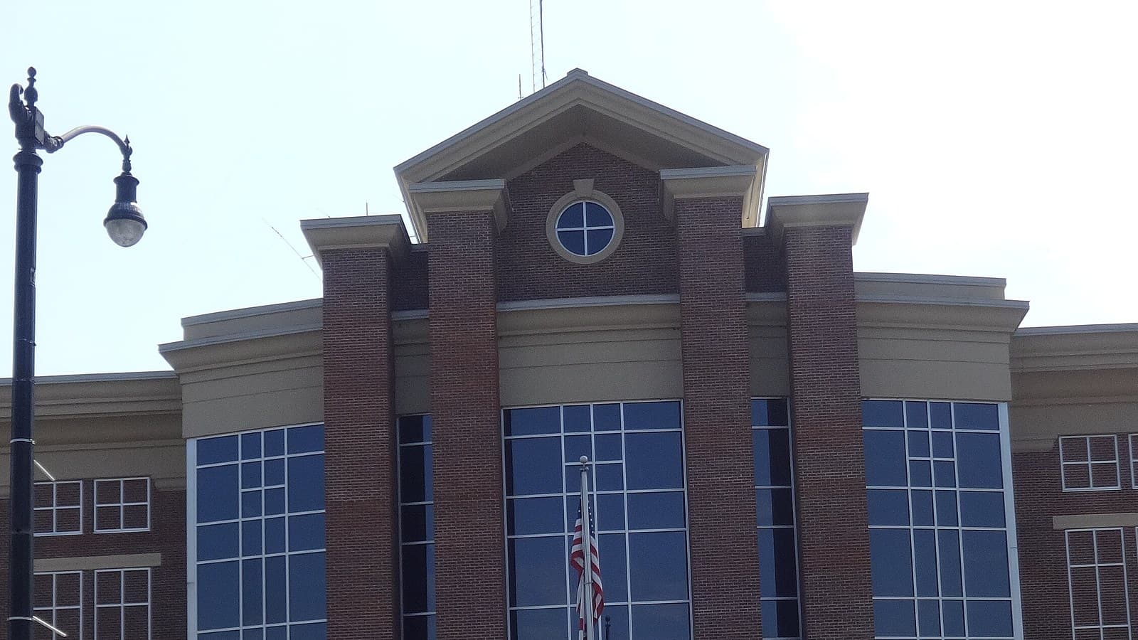 Houston County Courthouse in Dothan, Ala., the sale location. Photo: Michael Rivera, CC BY-SA 4.0, via Wikimedia Commons.