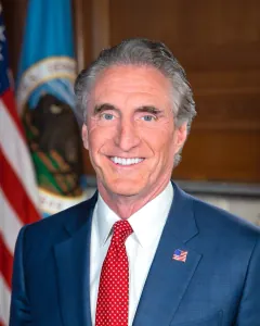 Official portrait of Doug Burgum, Secretary of the Interior