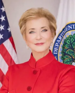 Official portrait of Linda McMahon, Secretary of Education